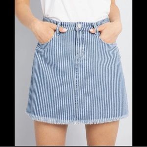 NWOT BLANK NYC Denim Mini Skirt Pale Rails White Blue Striped Fringed Hem sz 27